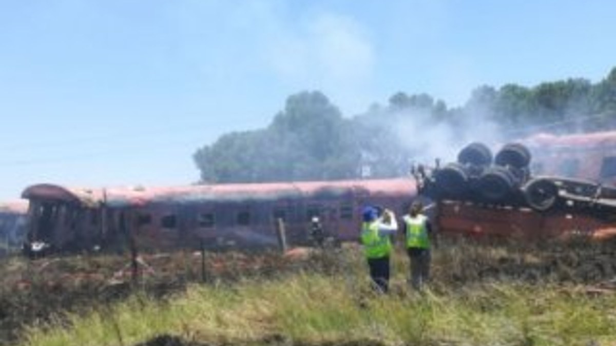 Güney Afrika'da tren kazası: 14 ölü, 125 yaralı