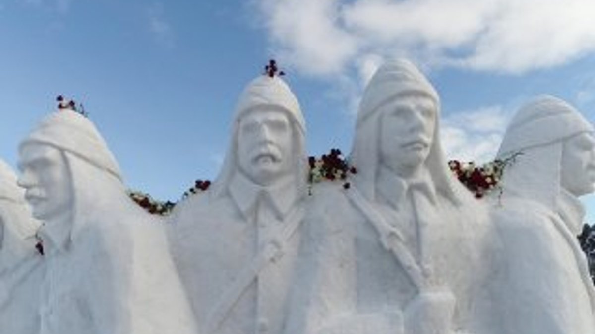 Sarıkamış'ta Kardan Heykeller Sergisi açıldı