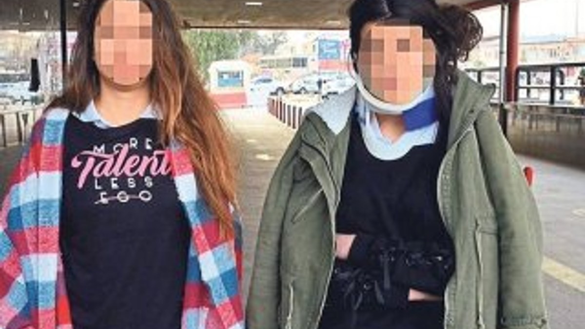 20 liseli kız, 2 kızı demir çubuklarla dövdü