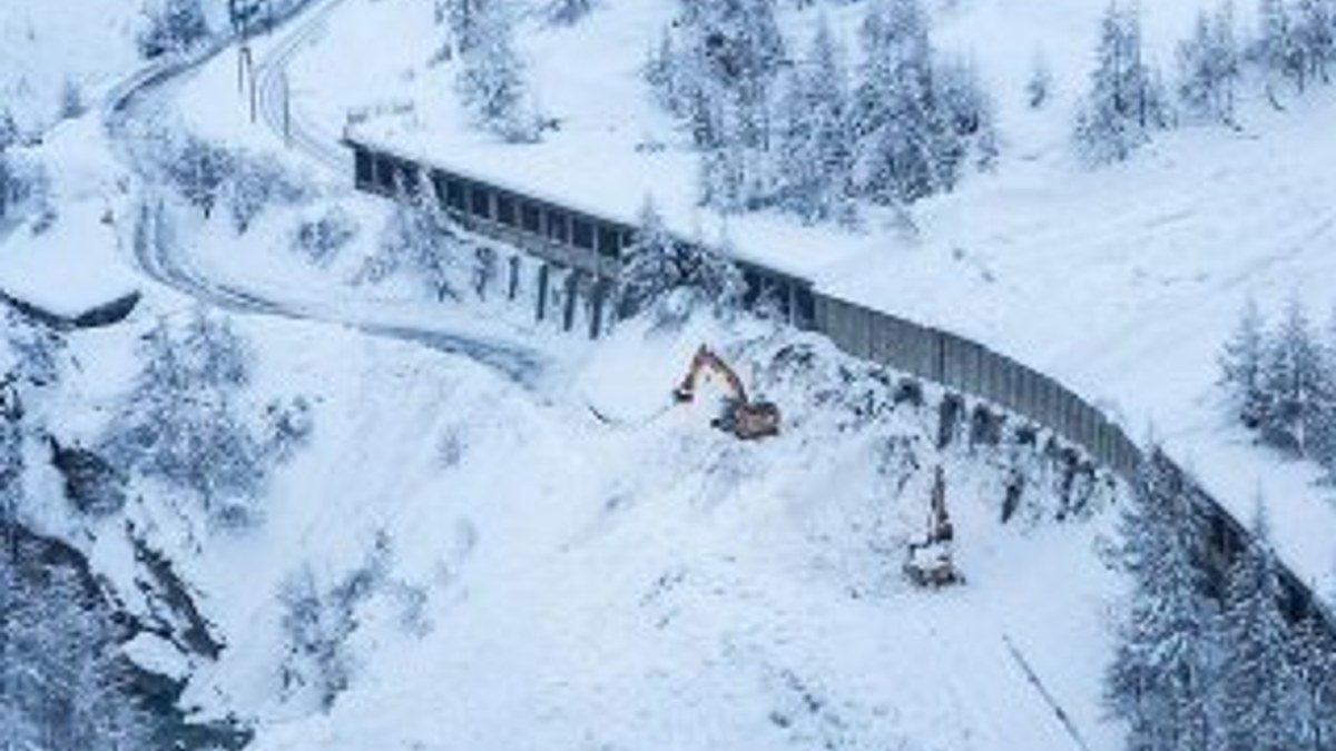 İsviçre'de 13 bin turist için tren seferleri başladı