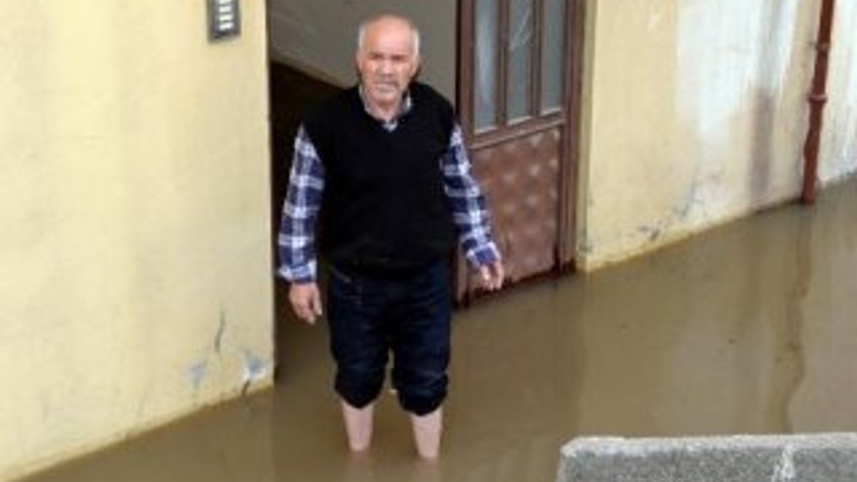 Kahramanmaraş'ta evleri kanalizasyon suyu bastı