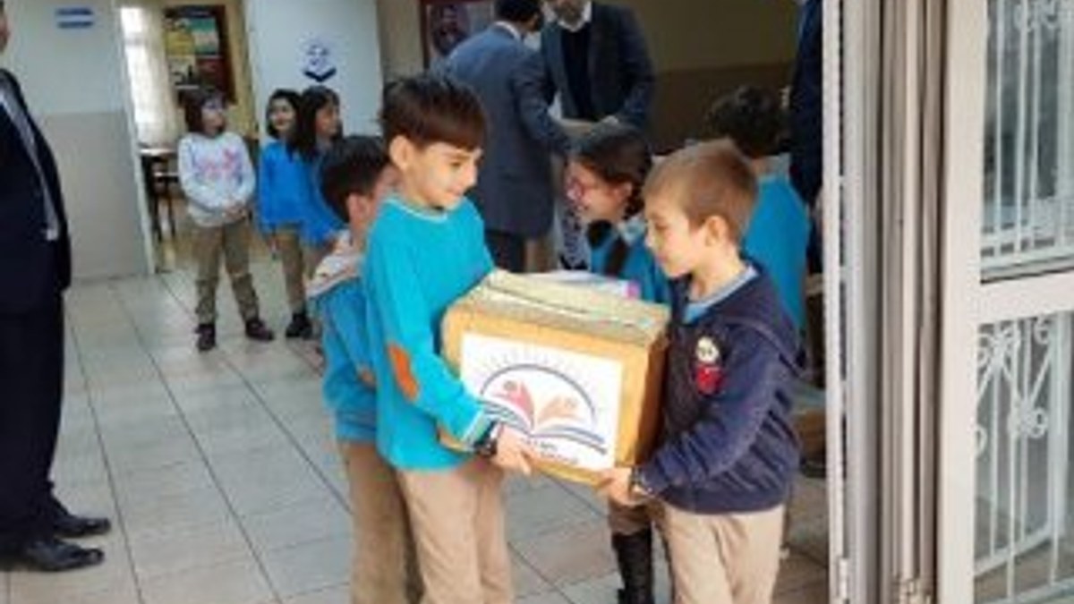 Düzceli öğrencilerden Diyarbakır'a kırtasiye desteği