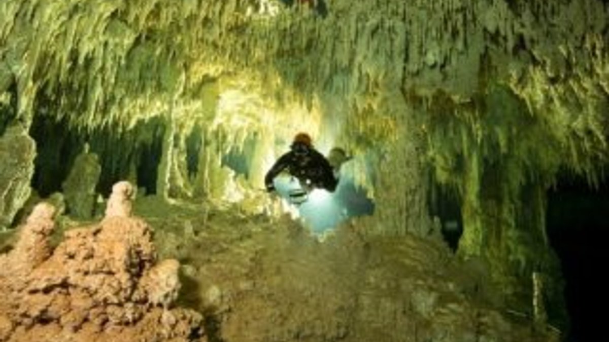 Dünyanın en büyük su altı mağarası Meksika’da
