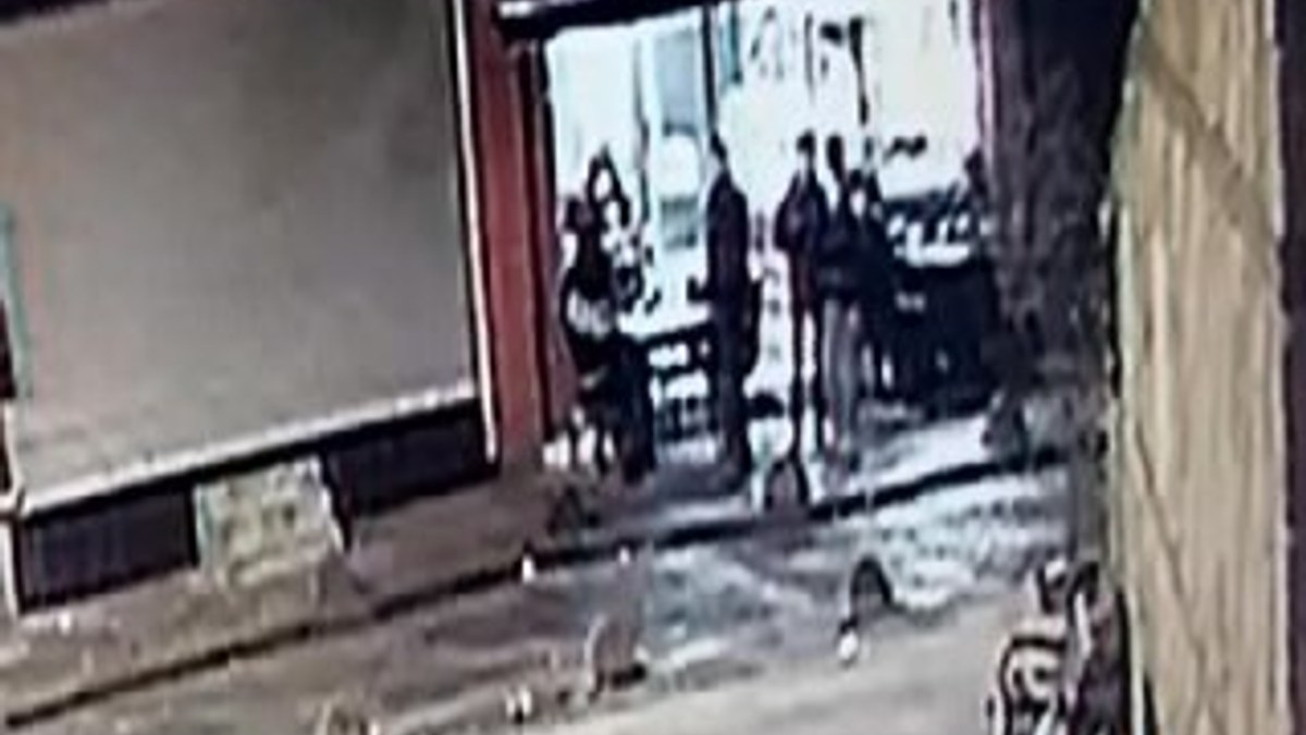 Beyoğlu'ndaki silahlı saldırı kamerada
