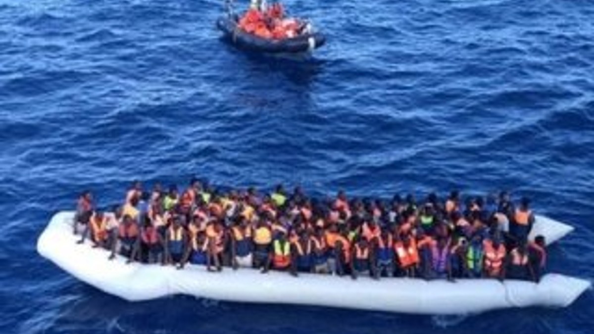 Akdeniz'de 25 göçmen kurtarıldı