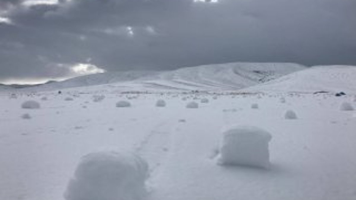 Kayseri'de hareket eden kar topları