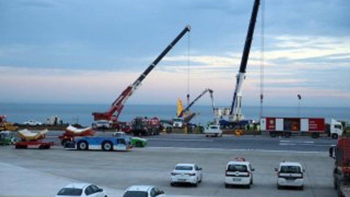 Trabzon Havalimanı'nda uçak kurtarma çalışmaları başladı