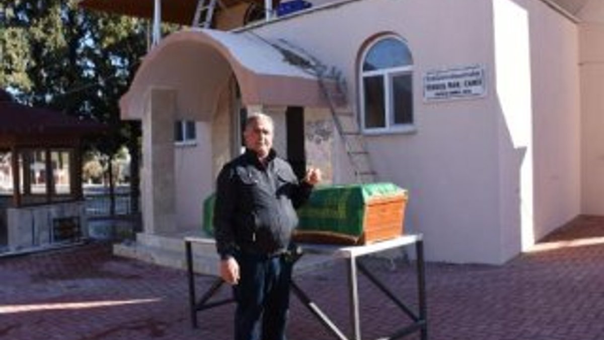 Muhtarın 'ölmeyi yasakladığı' mahallenin camisi tamamlandı