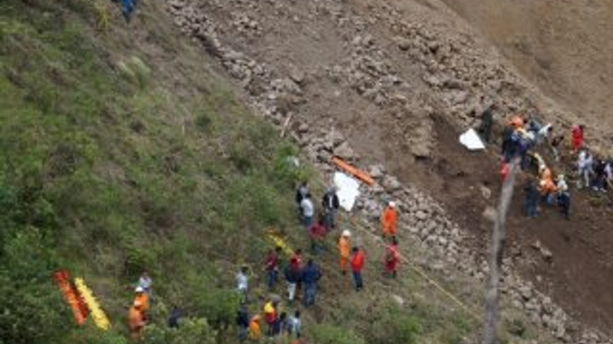 Kolombiya'da otobüs heyelan altında kaldı: 13 ölü