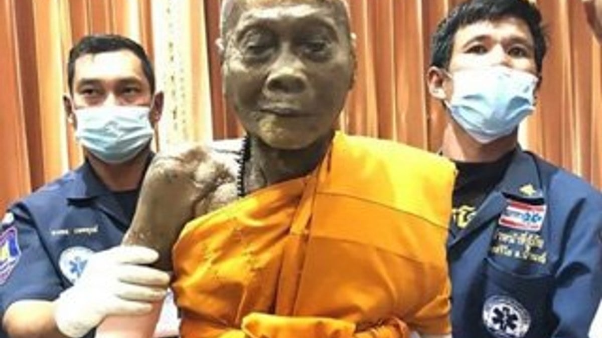 Öldükten 2 ay sonra mezarından çıkarılan Budist
