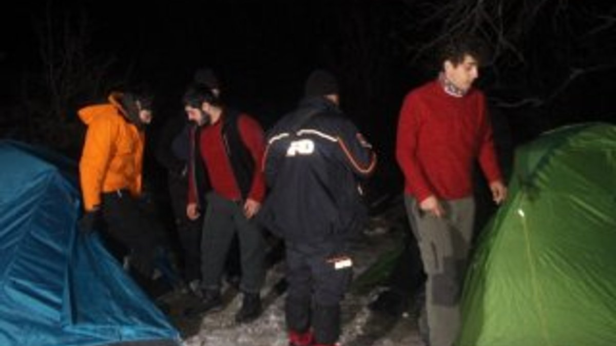 Aileleri ulaşamadı: Çadırda uyurken bulundular