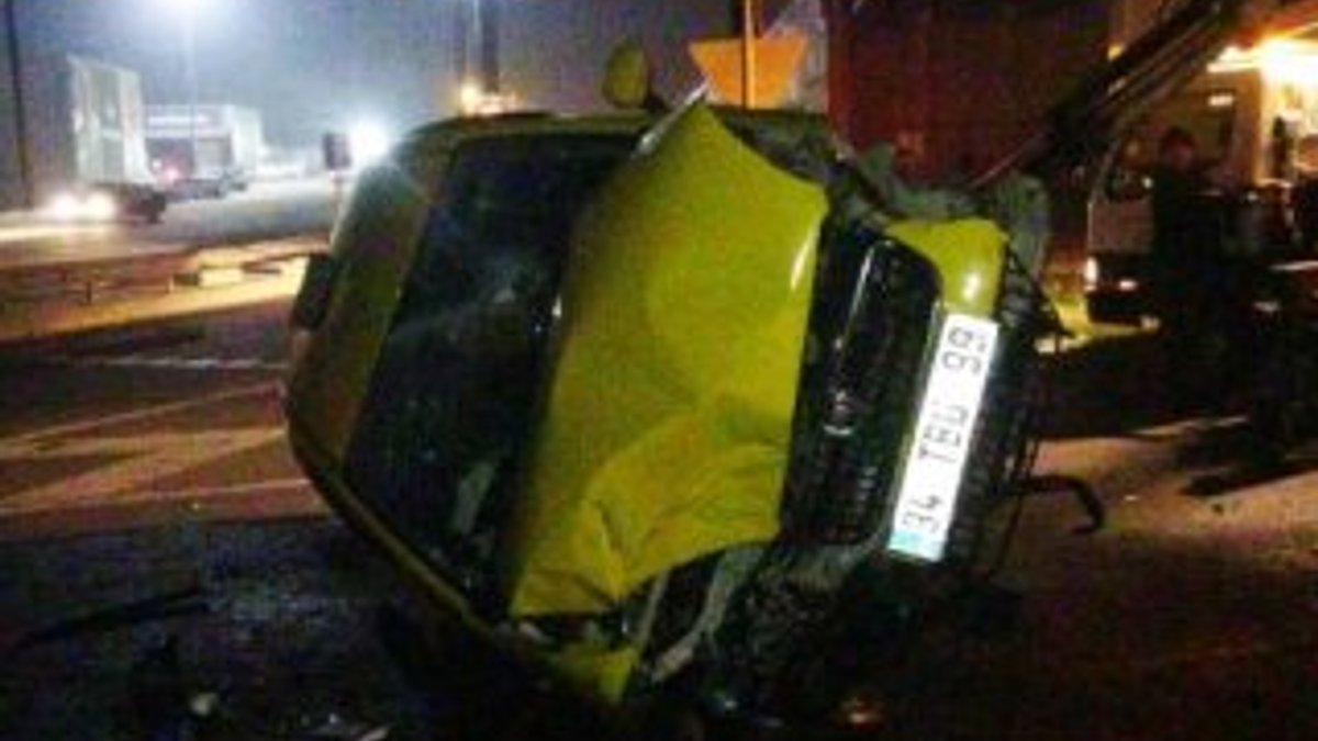 Edirne'de kaçakları taşıyan taksi kaza yaptı
