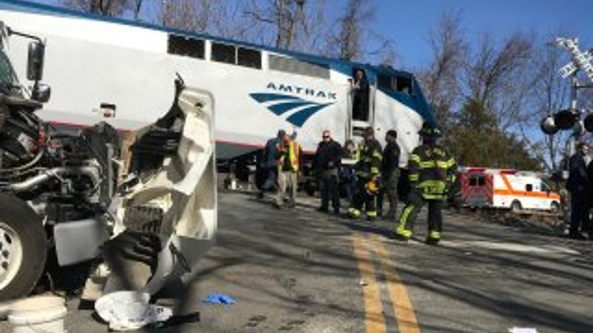 ABD'de Cumhuriyetçi vekilleri taşıyan tren kaza yaptı: 1 ölü