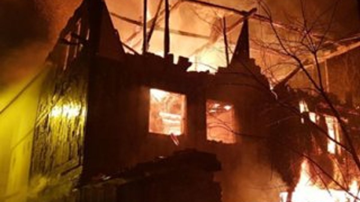 Safranbolu'da 3 katlı bir konak yandı