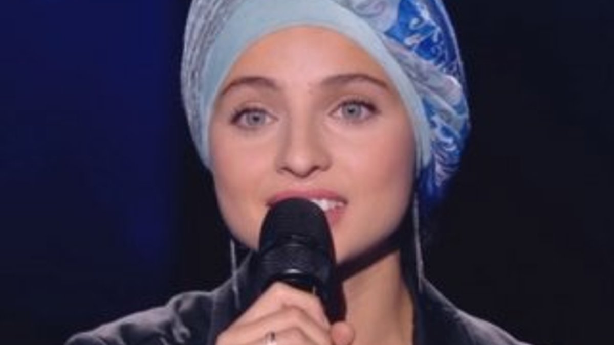 Fransa'da şarkı yarışmasına katılan başörtülü kadına hakaret