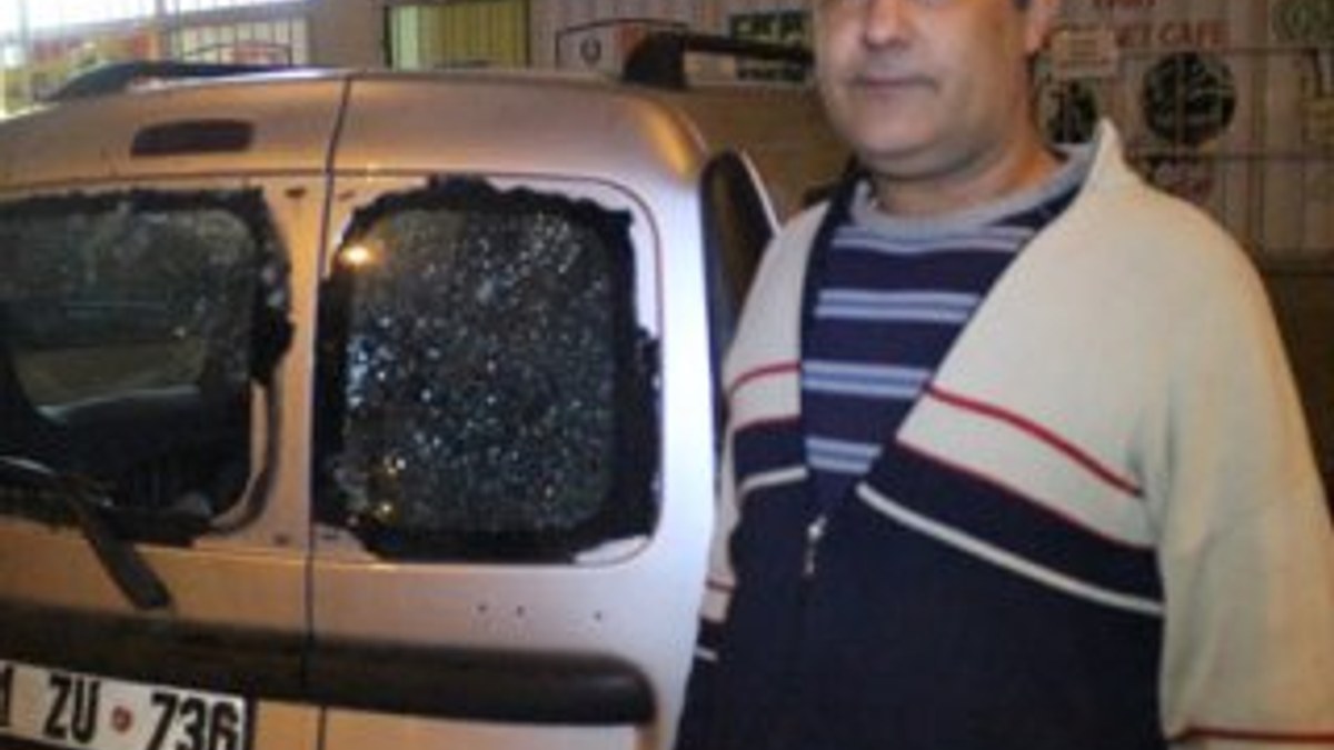 Adana'da bir araca pompalı tüfekle saldırı düzenlendi