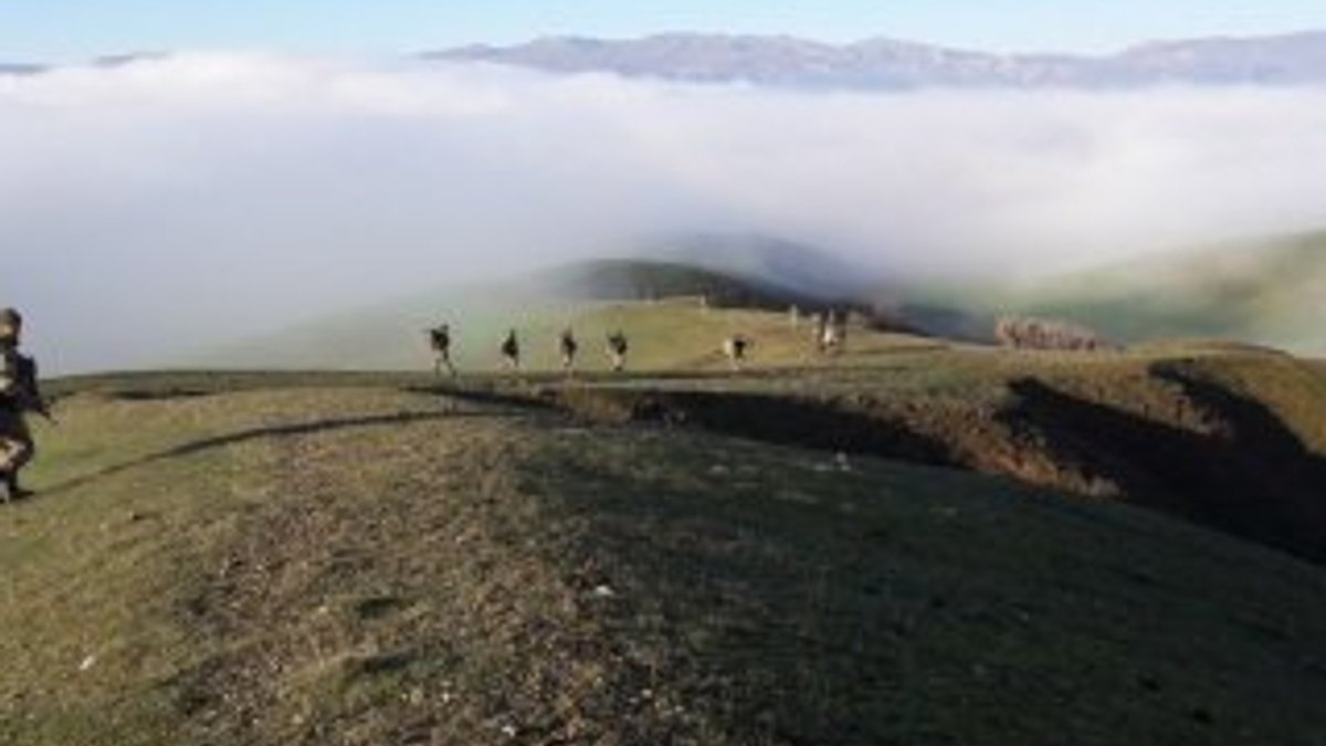 Diyarbakır’da teröristlerin inleri imha edildi