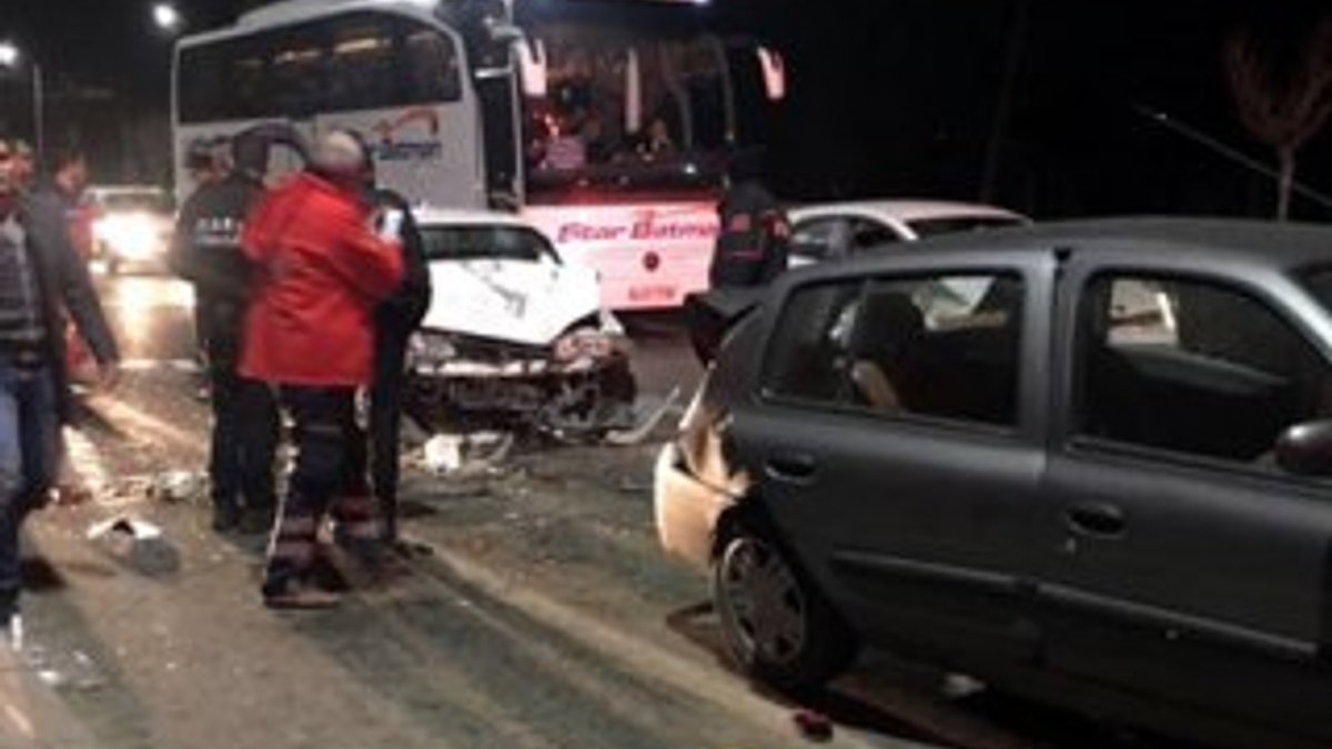 Elazığ'daki zincirleme kazada 6 kişi yaralandı