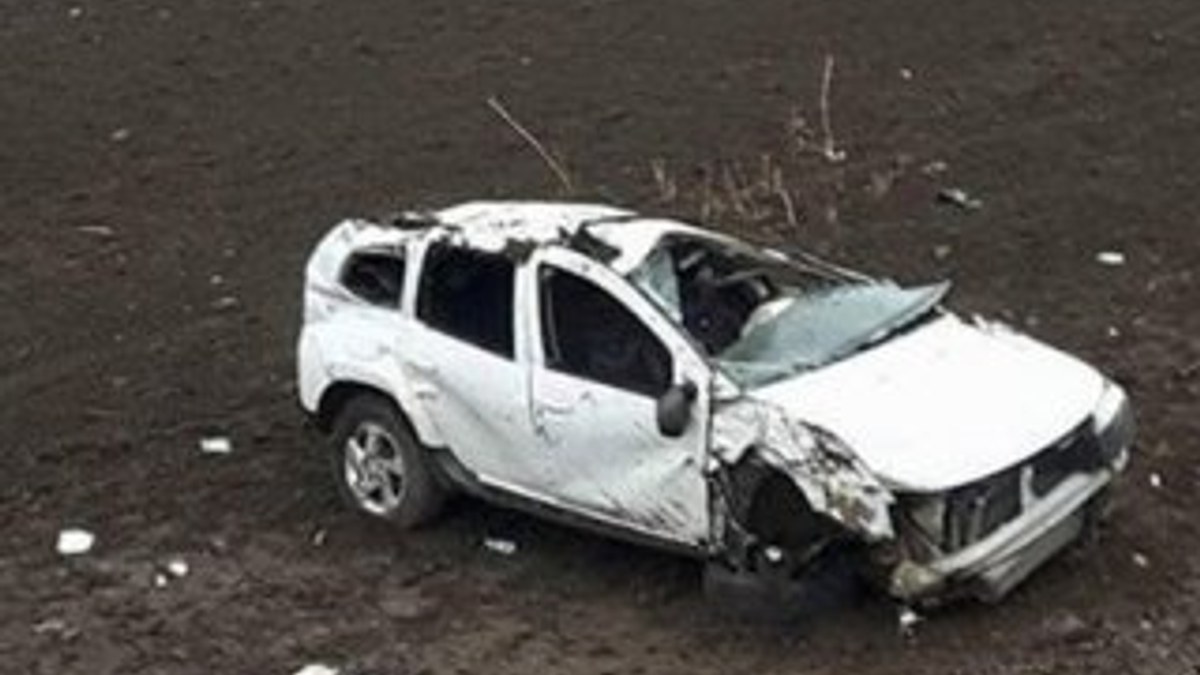 Muş'ta otomobil şarampole yuvarlandı: 1 ölü, 2 yaralı