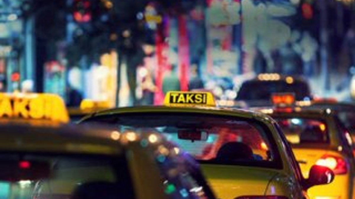 Iraklı turist Türkiye'de kalmak için taksi çaldı