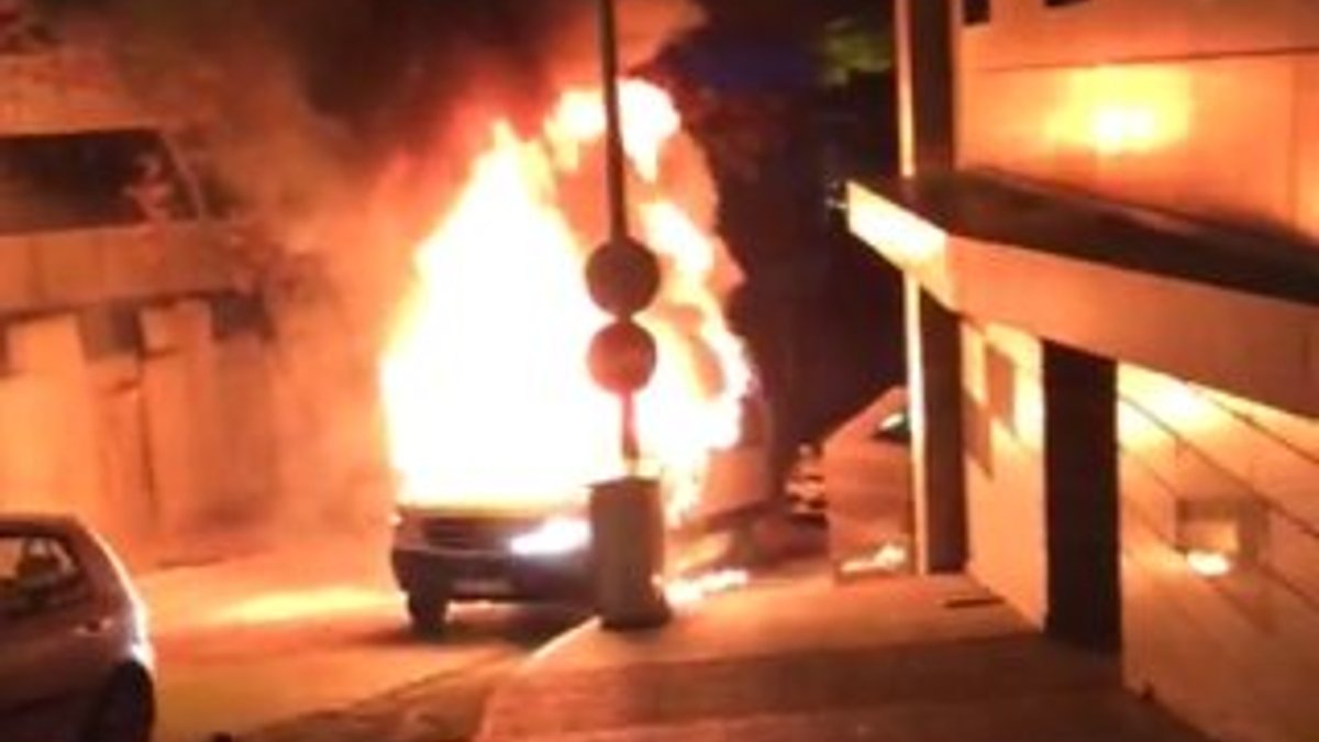 Bursa'da turist taşıyan minibüs alev alev yandı