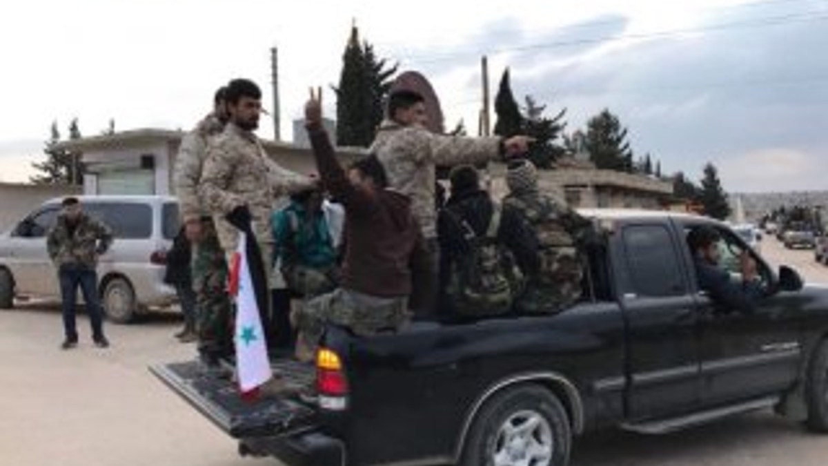 Afrin'e girmeye çalışan Esad güçleri geri çekildi