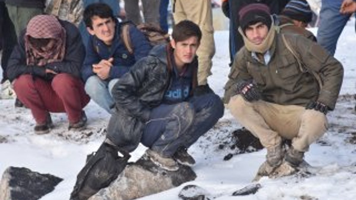 Kars'ta 92 Afgan kaçak yakalandı