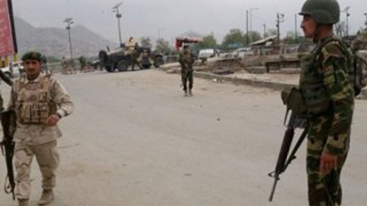 Taliban, Afganistan'da 30 yolcuyu kaçırdı