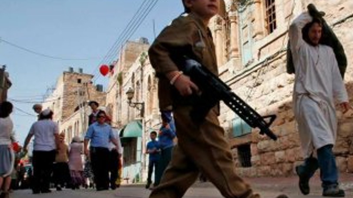 İsrail'de silahlı bayram kutlaması