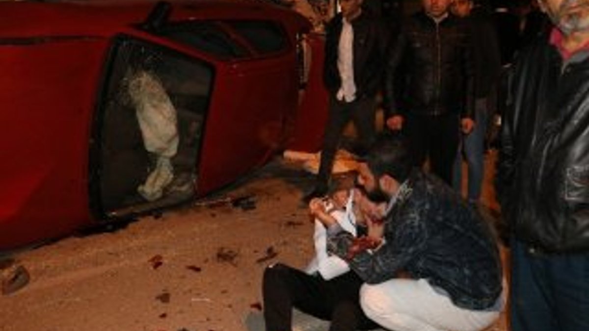Adana'da takla atan otomobil polis aracına çaparak durdu