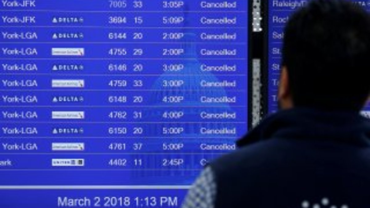 New York'ta 5 bin 500 uçuş iptal edildi