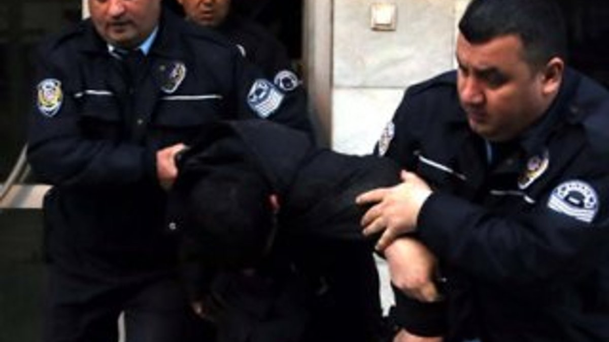 Adana'da bankaya giren bir kişi yakalandı
