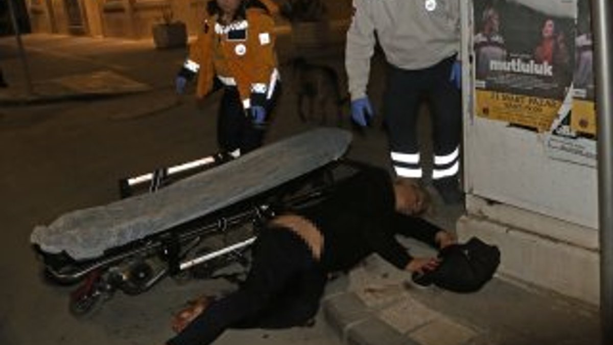 Adana'da sokakta yürüyen travestiye bıçaklı saldırı