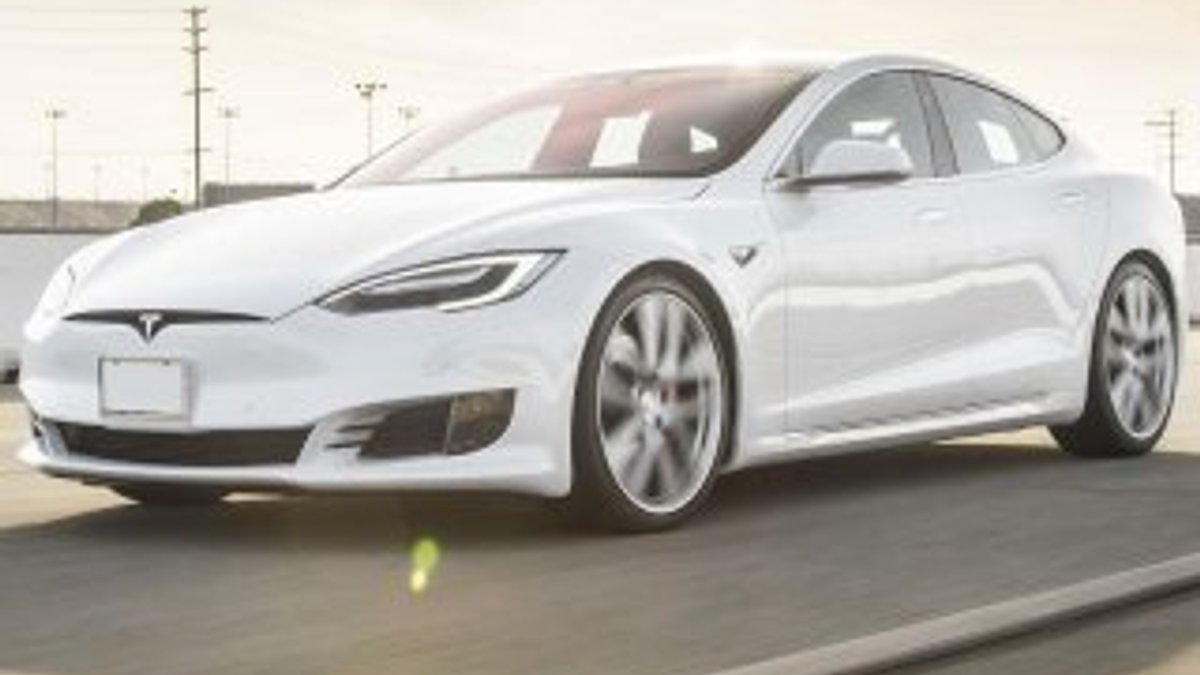 2,7 saniyede 100 kilometre hıza ulaşan Tesla Türkiye'de