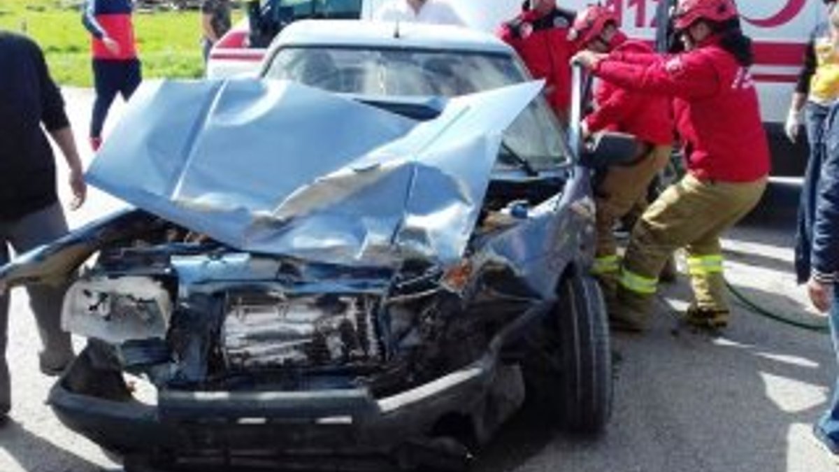 Ayvalık'ta trafik kazası: 2 yaralı
