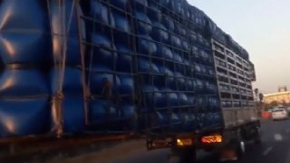 Tayland'da kamyonun şaşkına çeviren yükü