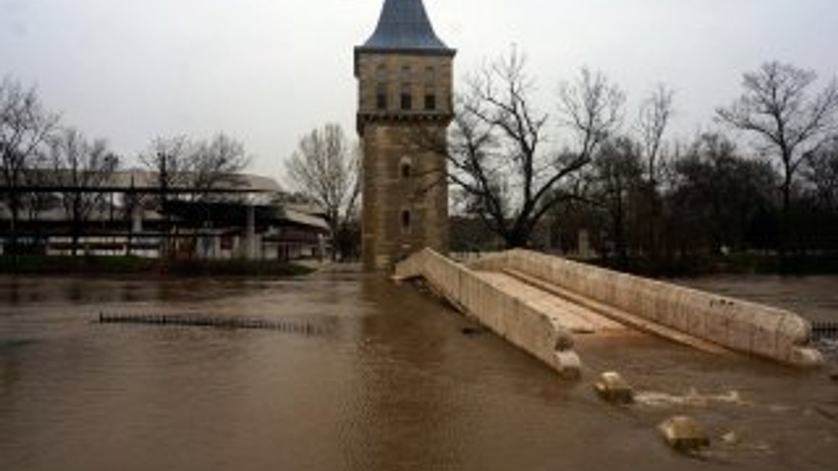 Edirne'de sağanak yağış afete dönüştü