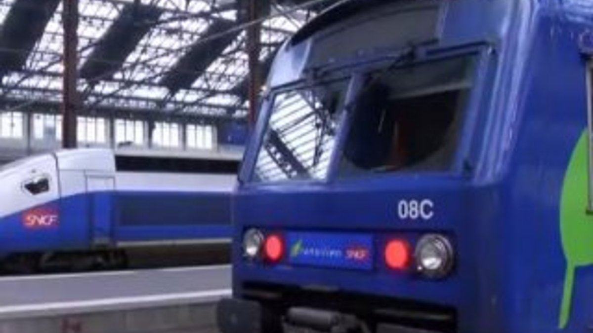 Fransız demir yolu işçileri 36 günlük greve hazırlanıyor