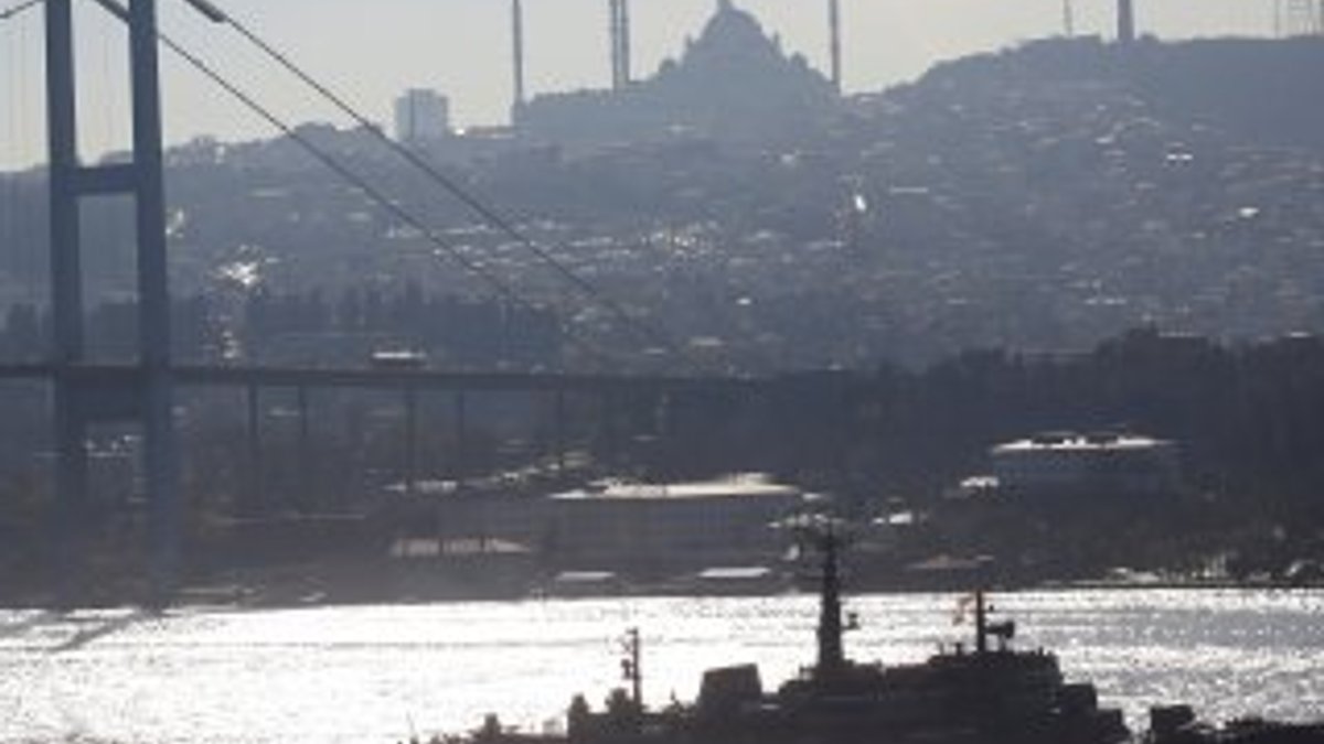 Rus eğitim gemisi İstanbul Boğazı'ndan geçti