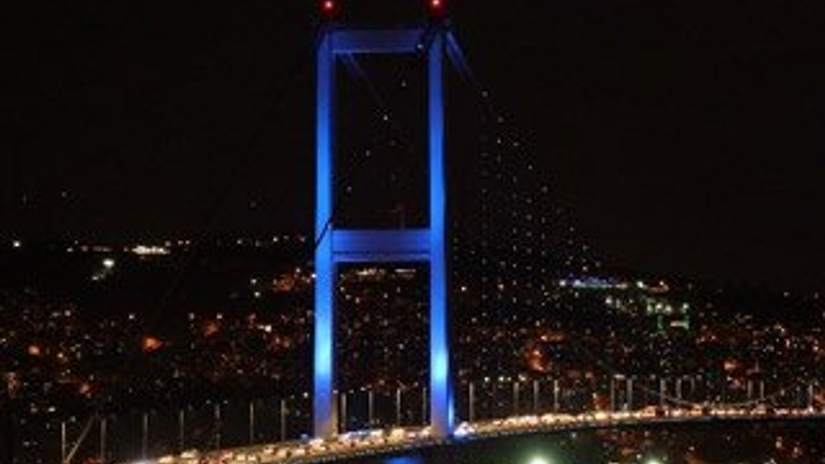 İstanbul maviye büründü