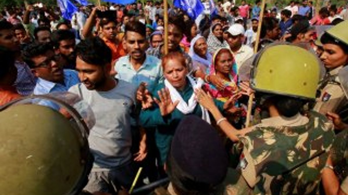 Hindistan'da ayaklanma: 9 ölü