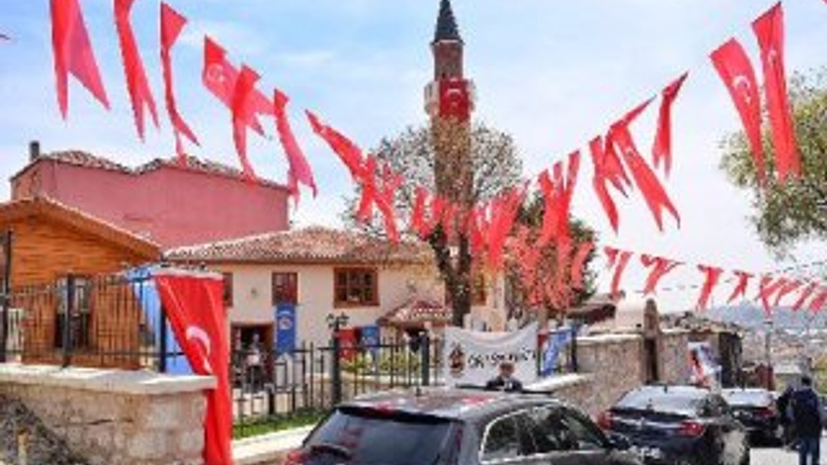 400 yıllık Hacı Hüsrev Camii yeniden ibadete açıldı