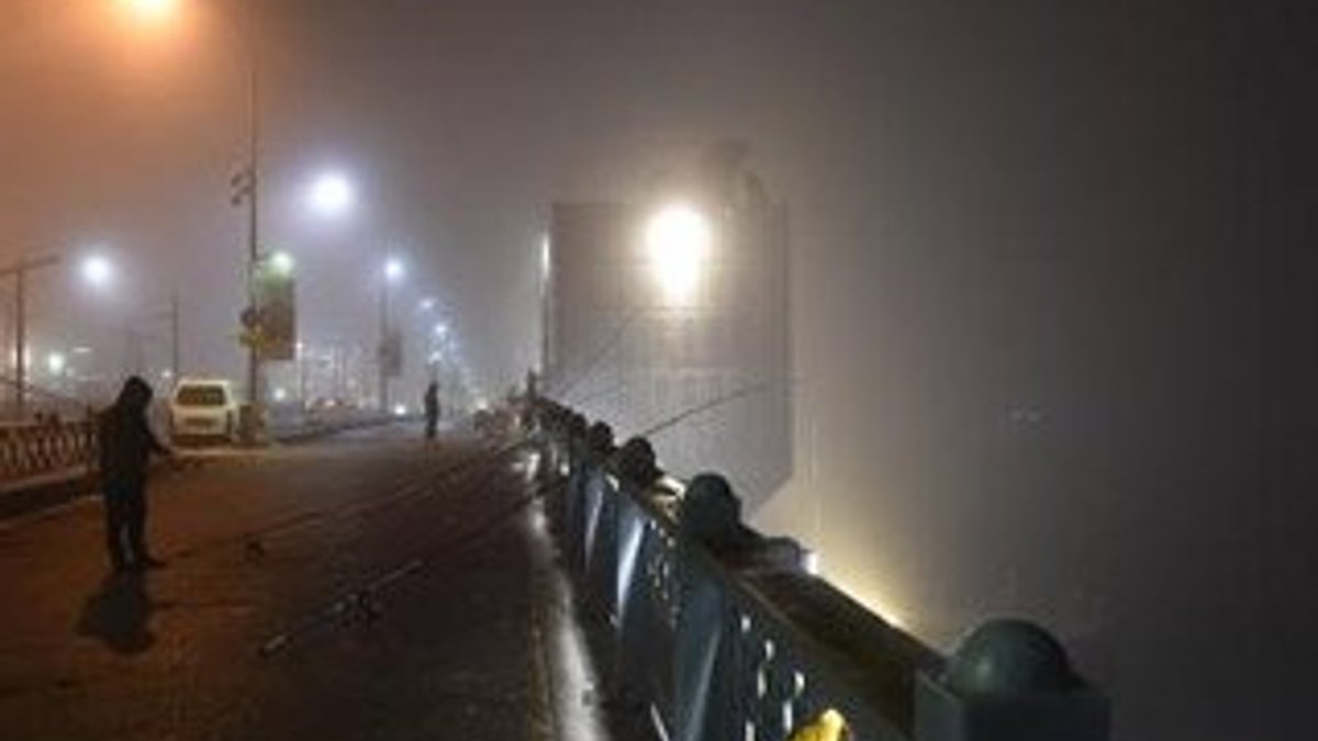 İstanbul'da sisli sabah
