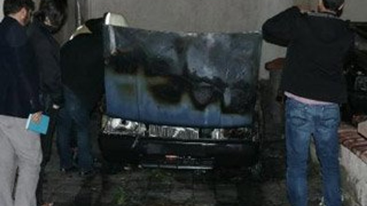 Maltepe'de bir yıldır park halindeki araçta yangın