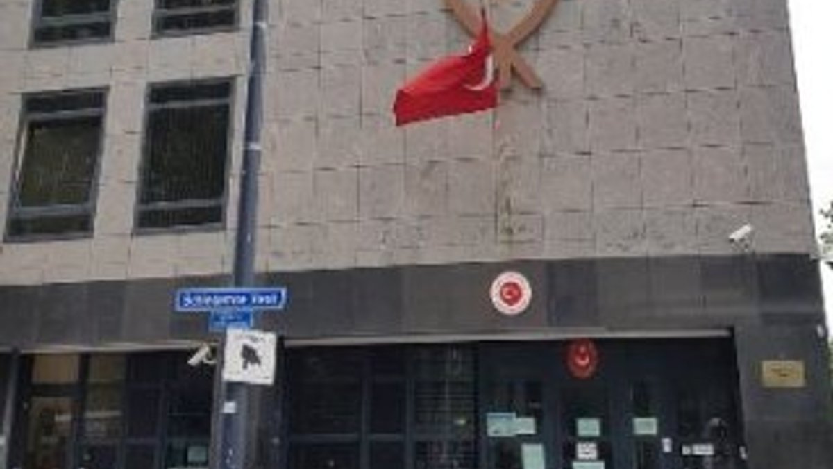 Hollanda'daki Türk Konsolosluğuna saldırı girişimi