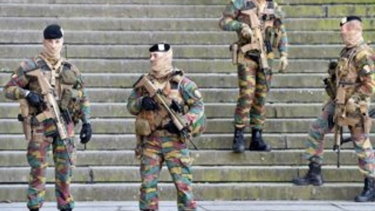 Belçika'nın orduya asker çekme tekniği tartışma yarattı