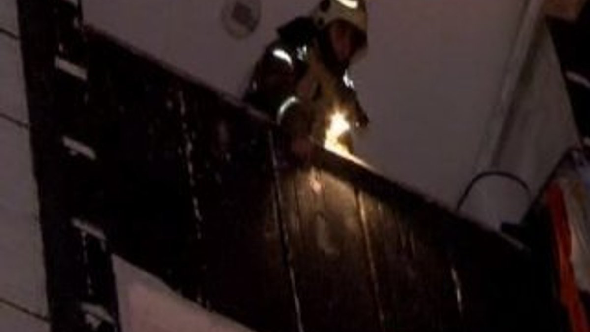 İstanbul'da 5 katlı binada yangın: 12 kişi mahsur kaldı