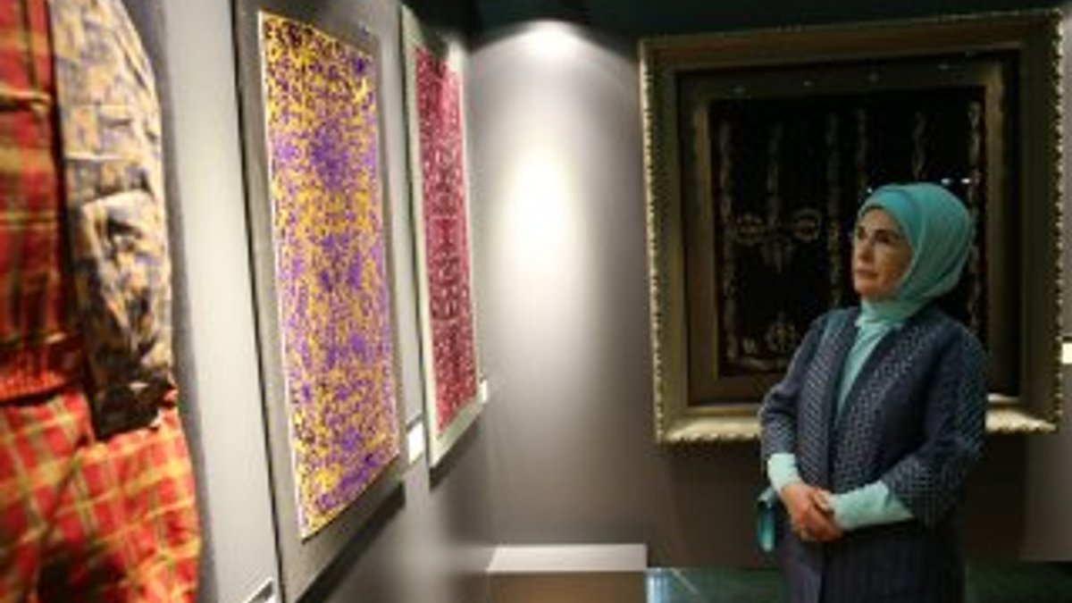 Emine Erdoğan, karma eserler sergisini ziyaret etti