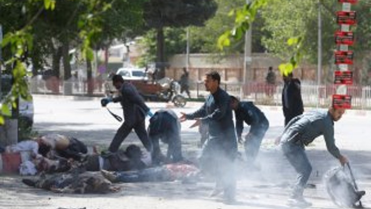 Kabil'de çifte bombalı saldırı