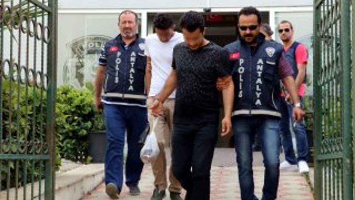 Sahte dolarla alışveriş yapan İranlılar yakalandı